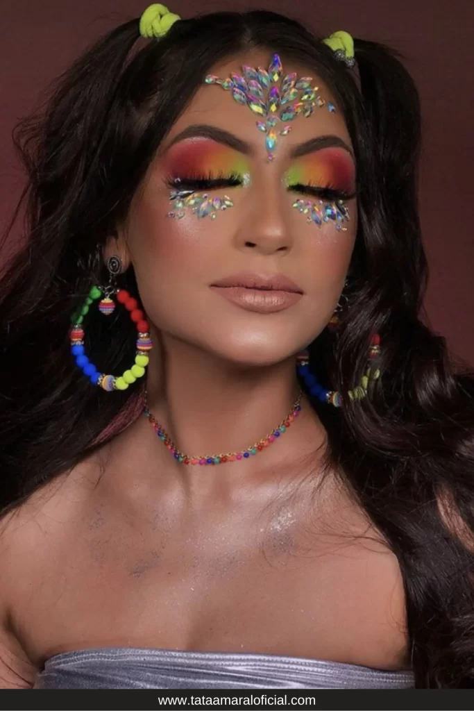 maquiagem em alta pro carnaval 2024 ideias de maquiagem carnaval 2024 maquiagem para carnaval 2024 com pedraria colorido